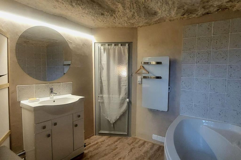 Troglo Entre Caves Et Chateaux Montlouis-sur-Loire Εξωτερικό φωτογραφία